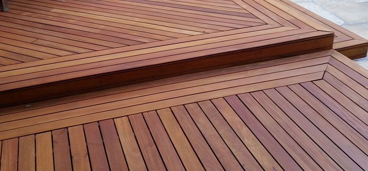 Redwood Decking Material in Hawaiian Gardens, CA